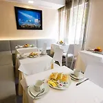 Hotel La Pergola Di Venezia 2*