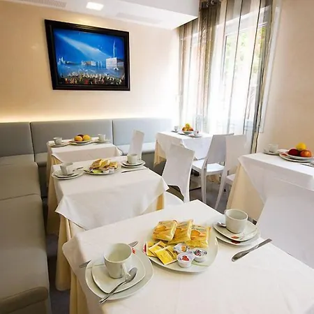 Hotel La Pergola Di Venezia 2*