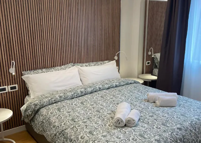 威尼斯拉珀格拉迪酒店 2*