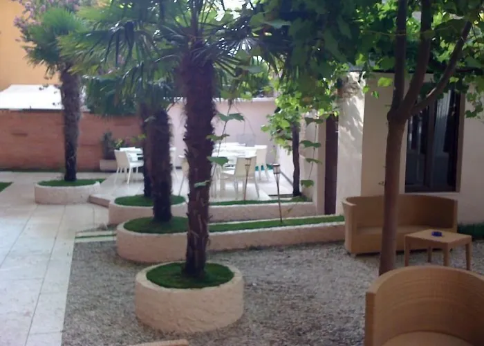 威尼斯拉珀格拉迪酒店 2*