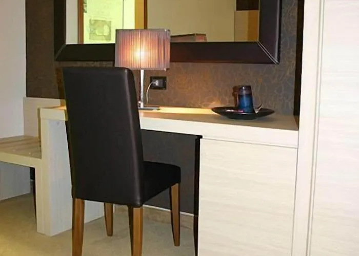 威尼斯拉珀格拉迪酒店 2*